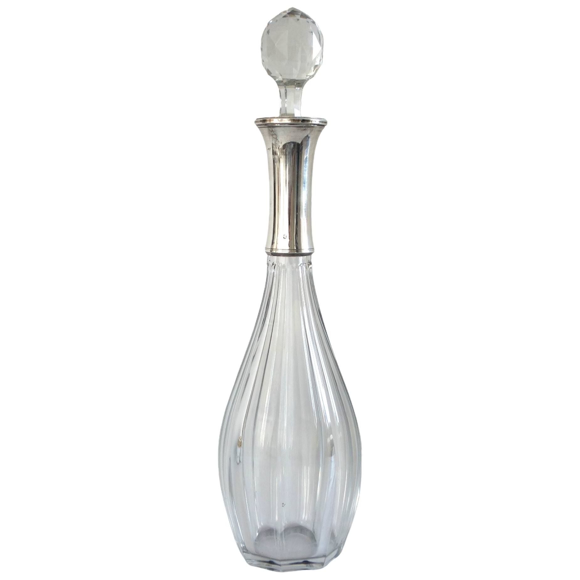 Carafe à vin en cristal de Baccarat taillé modèle Malmaison montée argent massif - poinçon Minerve
