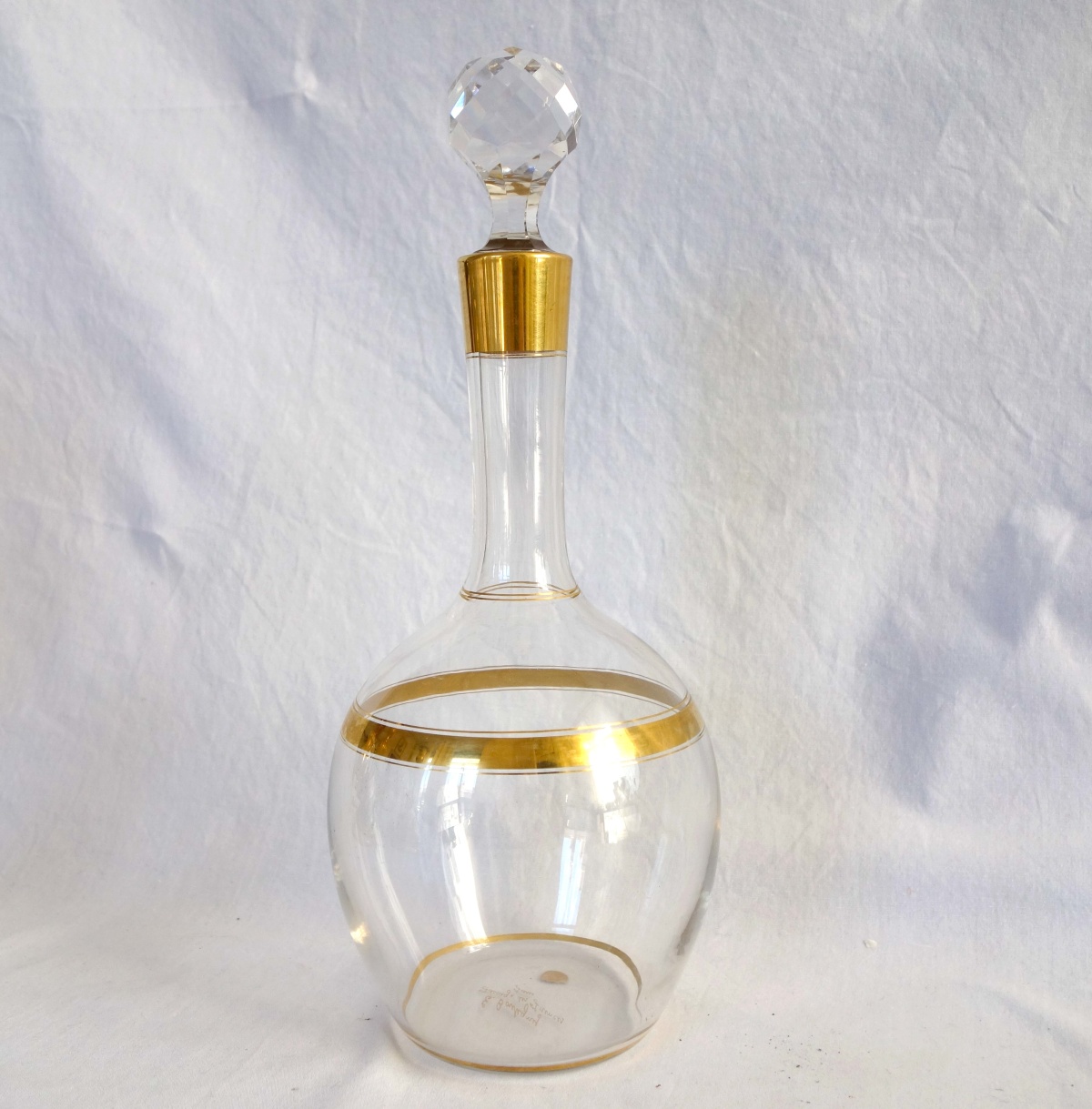 Détail — L. Boutigny à Paris - carafe en cristal de Baccarat doré or fin - étiquette papier
