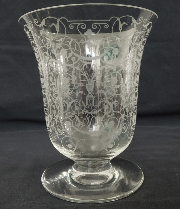 Détail — Vase en cristal de Baccarat, modèle Michelangelo - signé- 13cm