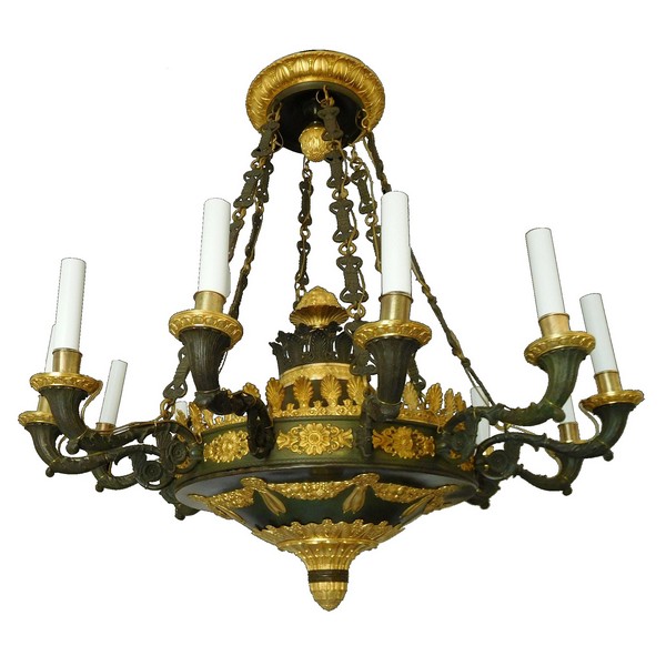 Grand lustre à 12 feux d'époque Empire en bronze patiné et doré, début XIXe