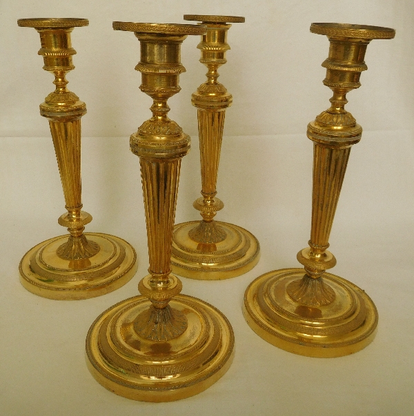 Détail — 4 flambeaux / bougeoirs en bronze doré, époque Louis XVI - XVIIIe Siècle - château de Fontainebleau