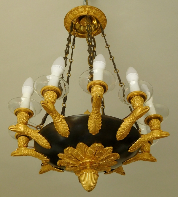 Détail — Lustre Empire aux aigles en bronze patiné et doré au mercure, époque début XIXe - 10 feux