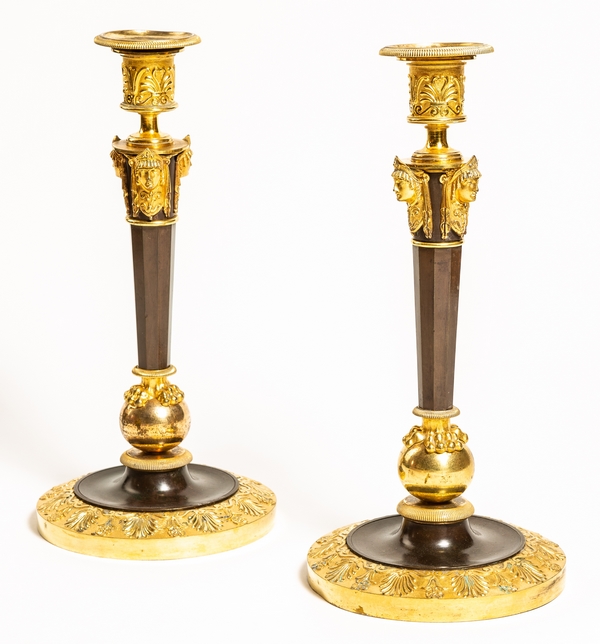 Détail — Claude Galle : paire de flambeaux d'apparat en bronze patiné et doré - époque Consulat - Empire