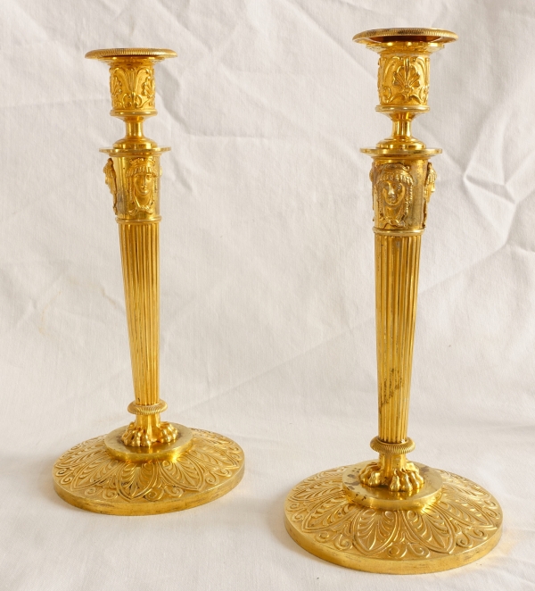 Détail — Claude Galle : paire de flambeaux bougeoirs Empire en bronze doré, modèle du Palais de l'Elysée