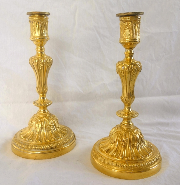 Detail — Pair of Louis XVI ormolu candlesticks, mercury gilt - 18th century