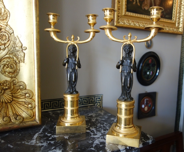 Detail — Pair of Empire patinated bronze and ormolu candelabras, early 19th century - 35,5cm