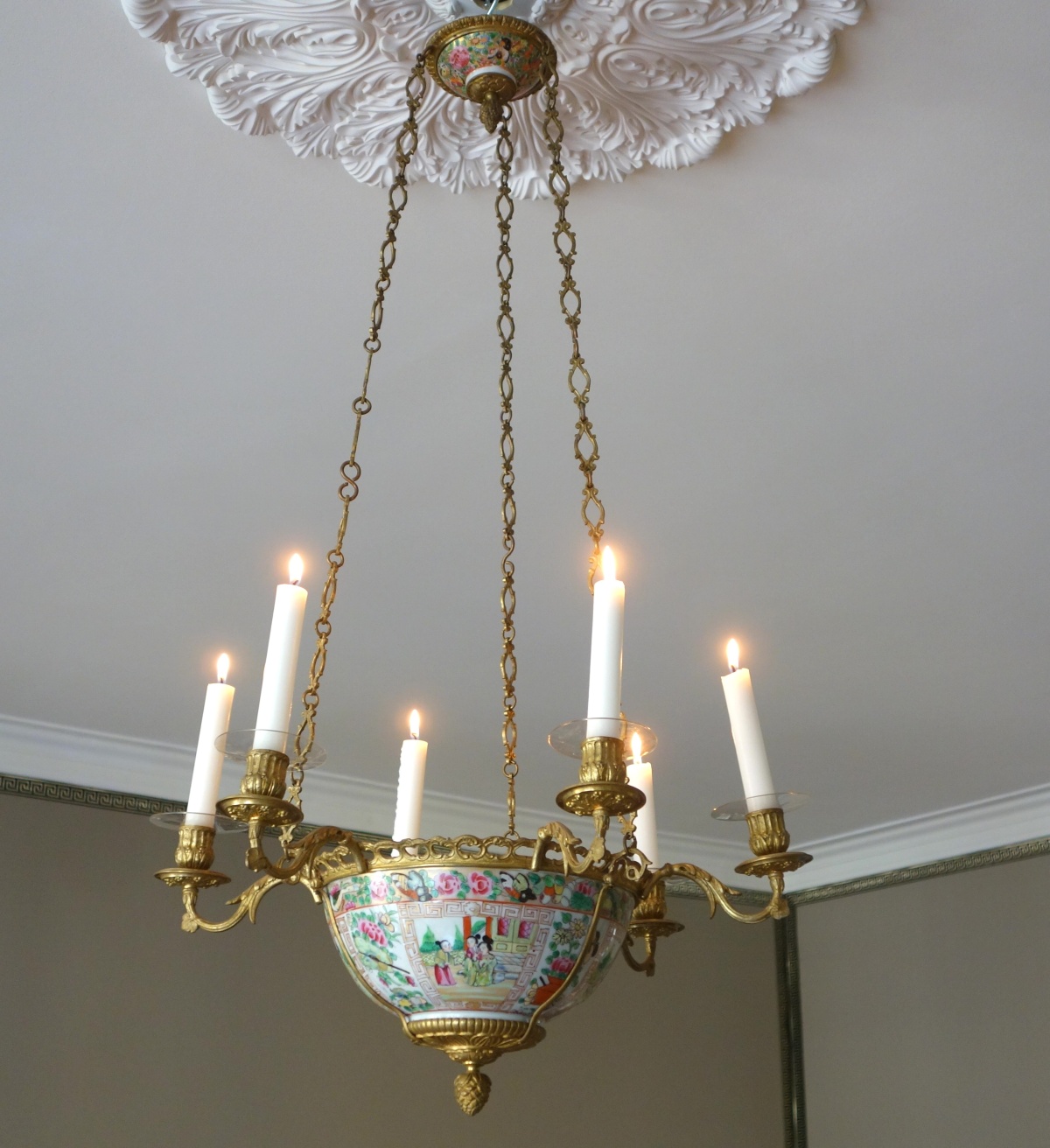 Détail — Suspension lustre en porcelaine de Chine - Canton et bronze doré d'époque XIXe siècle