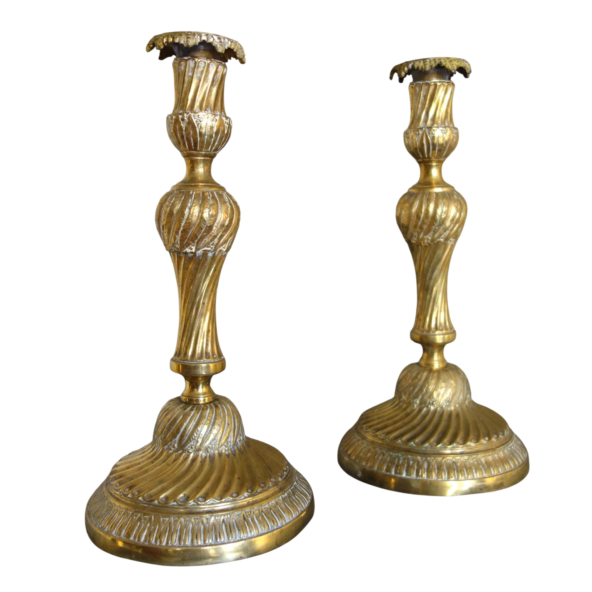 Paire de bougeoirs / flambeaux d'époque Louis XVI en bronze ciselé - XVIIIe siècle
