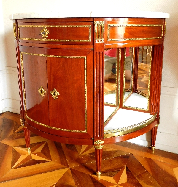 Detail — Jean-François Leleu : mahogany sideboard or commode, Louis XVI period