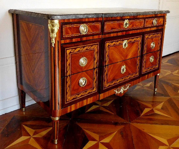 Detail — Louis XVI marquetry commode / chest of drawers stamped Reizell, 18th century