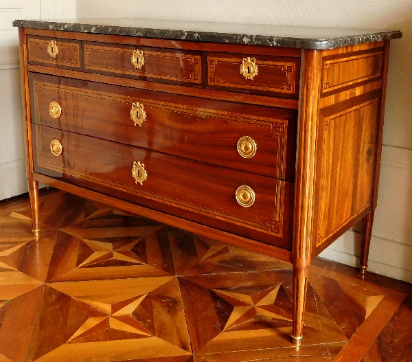 Detail — Louis XVI rosewood & satine marquetry commode / chest of drawers, 18th century