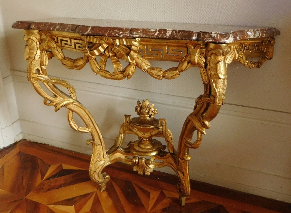 Détail — Console en bois sculpté et doré estampillée Chollot, époque Transition Louis XV - Louis XVI