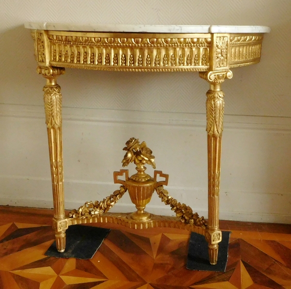 Détail — Console d'applique d'époque Louis XVI en bois sculpté et doré à la feuille d'or vers 1780