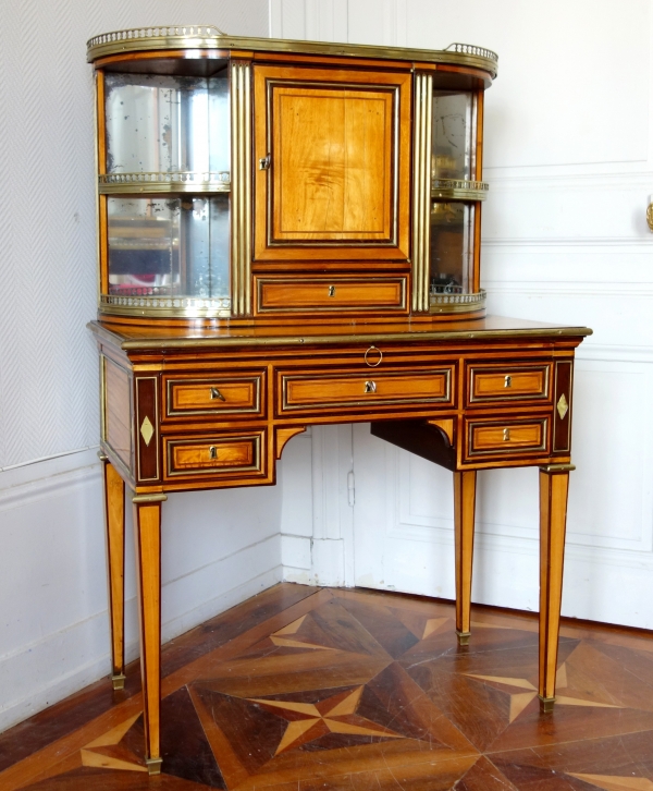 Detail — Louis XVI so-called bonheur du jour writing desk, lemon tree and amaranth, 18th century
