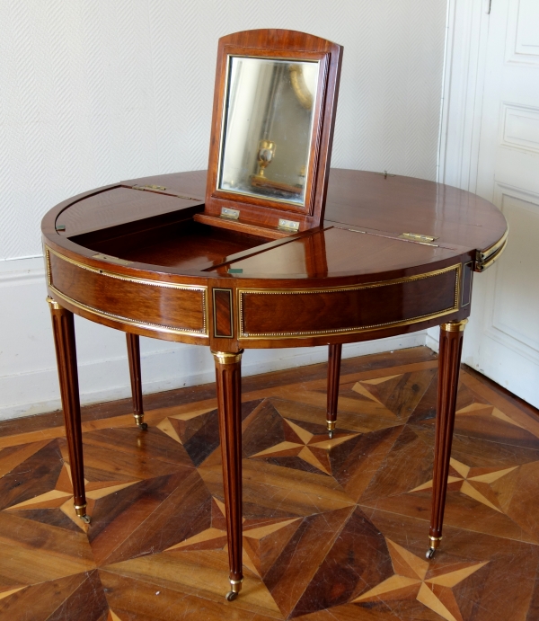 Détail — Table demi-lune à 5 usages en acajou moucheté et bronze doré - époque Louis XVI