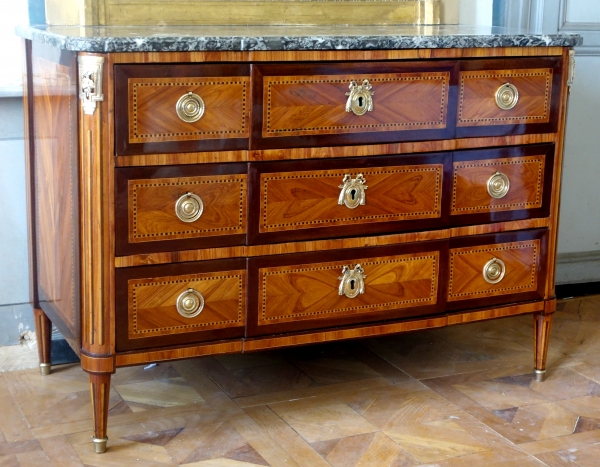Détail — Claude Magnien : commode en marqueterie d'époque Louis XVI estampillée