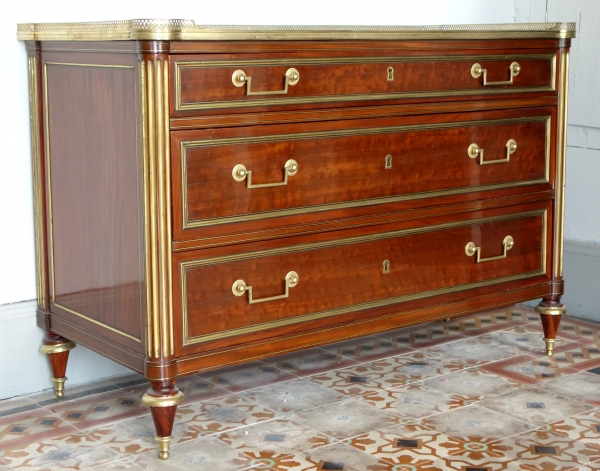 Detail — Louis XVI plum pudding mahogany veneered commode in the taste of Molitor - late 18th century