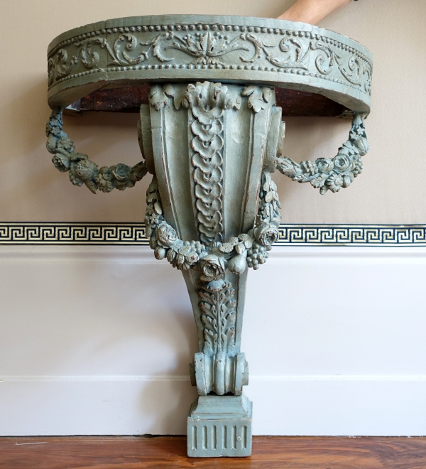 Détail — Console d'applique demi-lune d'époque Louis XVI dans le goût de Jacob, bois patiné et marbre