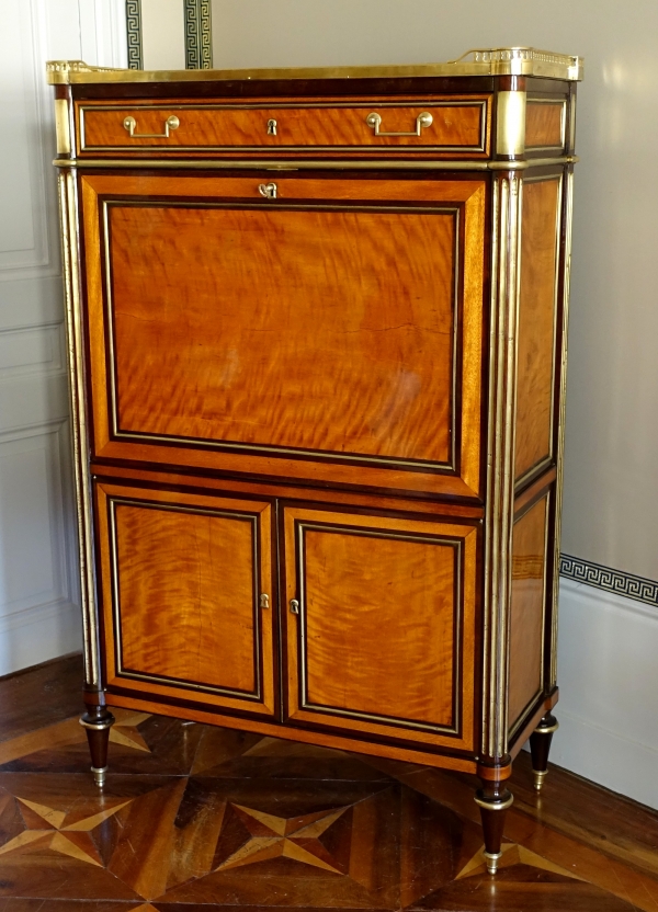 Détail — Secrétaire d'époque Louis XVI en citronnier et amarante - fin XVIIIe siècle