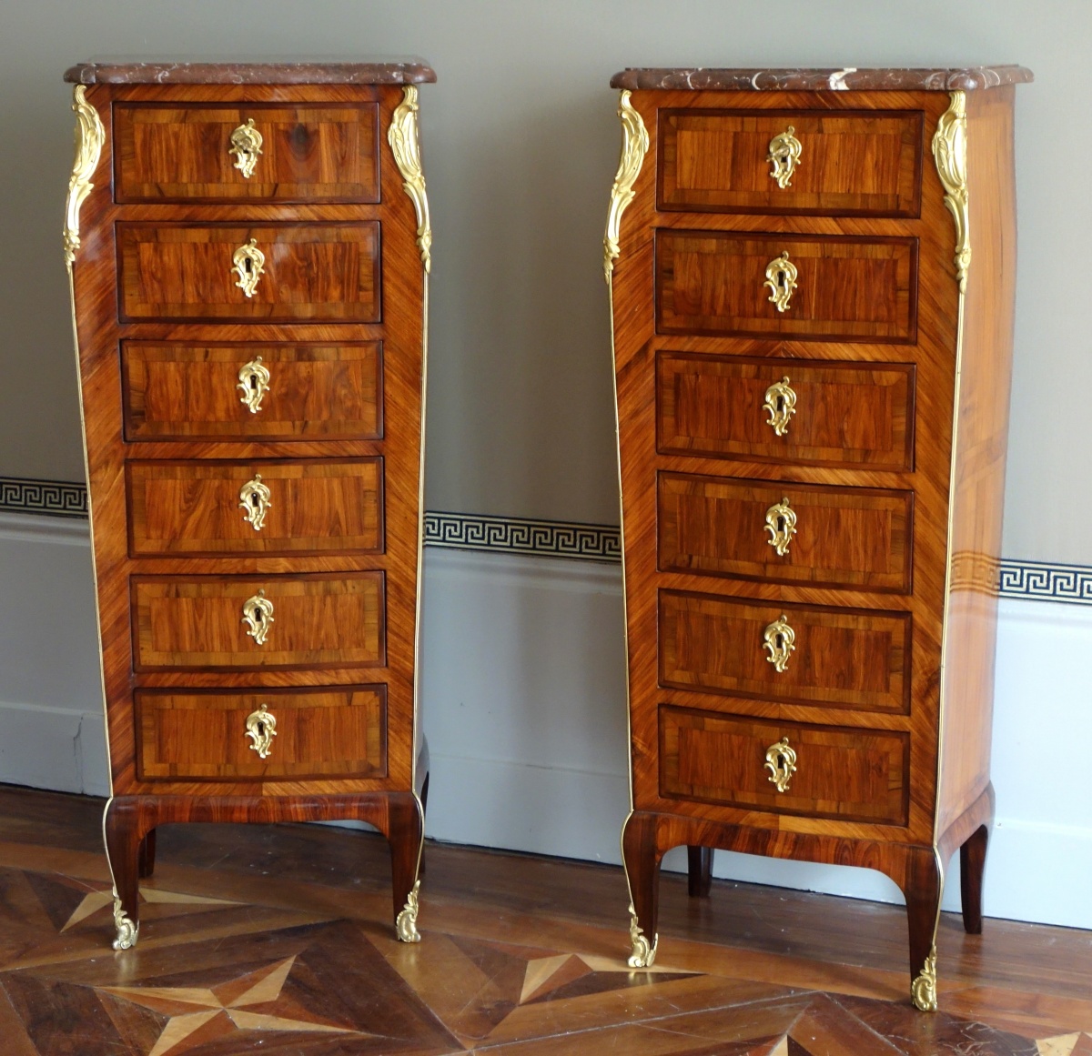 Détail — Paire de chiffonniers en marqueterie, époque Louis XV - XVIIIe siècle vers 1750
