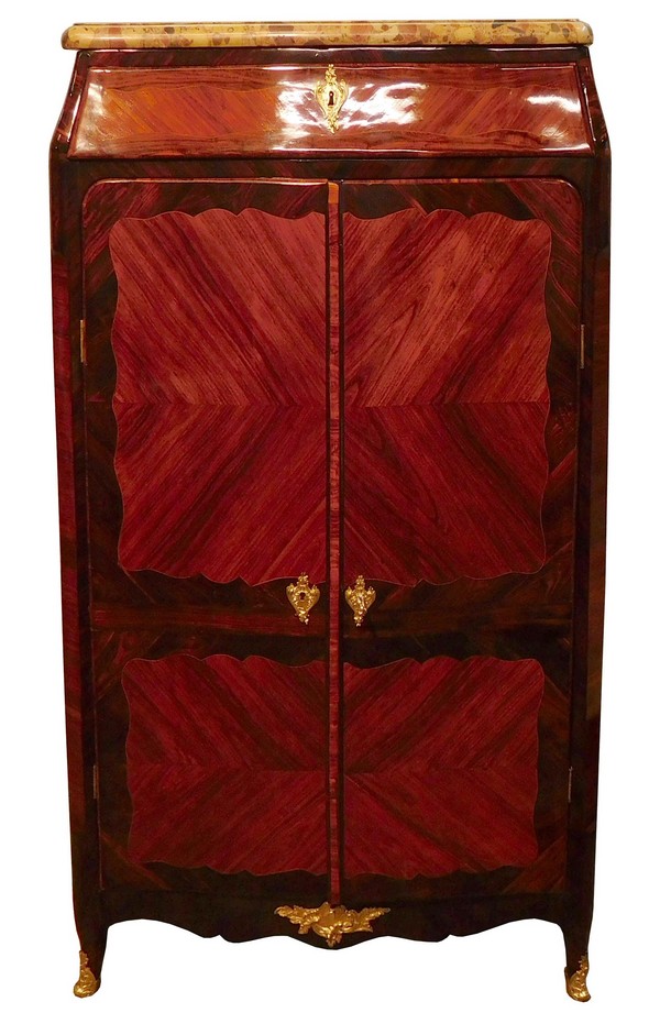 Détail — Armoire en marqueterie d'époque Louis XV estampillée Fromageau