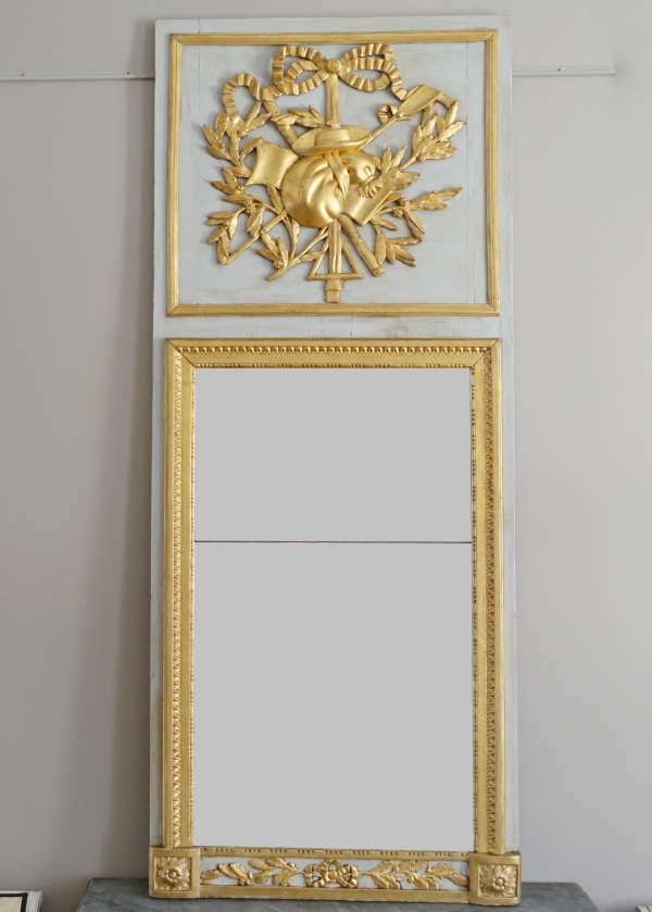 Détail — Trumeau provençal, miroir d'entre deux d'époque Louis XVI - doré à la feuille d'or, glace au mercure
