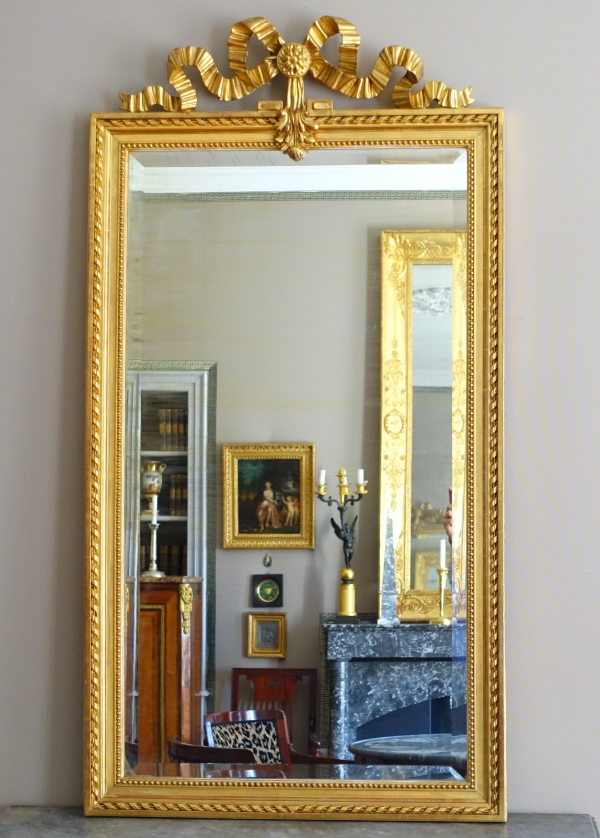 Détail — Miroir de cheminée / à suspendre, style Louis XVI, bois doré - 79cm x 150cm