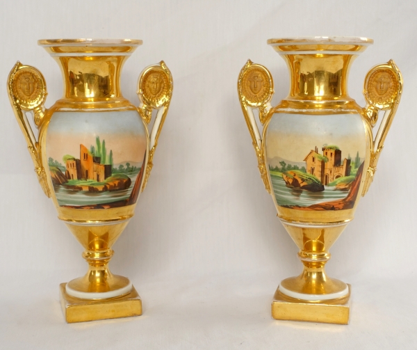 Détail — Paire de vases d'ornement Empire en porcelaine de Paris - époque Restauration