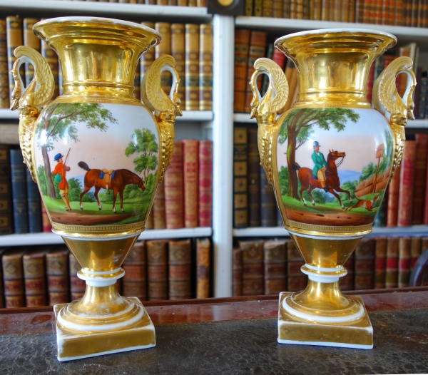Détail — Paire de vases d'ornement Empire à décor équitation - porcelaine de Paris - époque Restauration