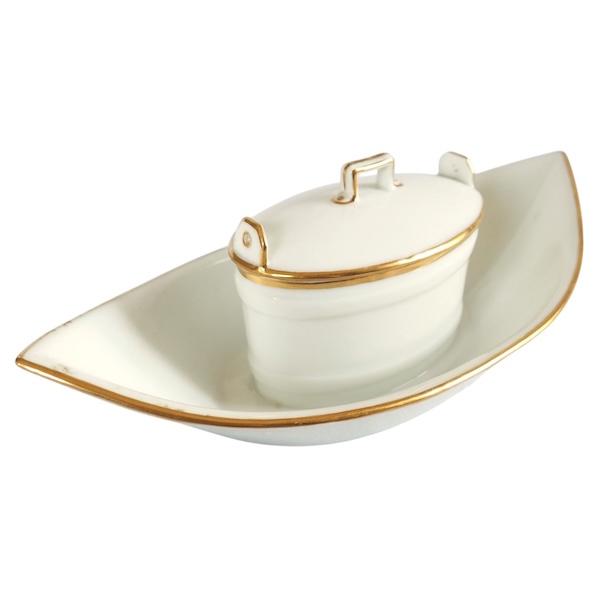 Nast : beurrier d’époque Empire en porcelaine de Paris blanche et or