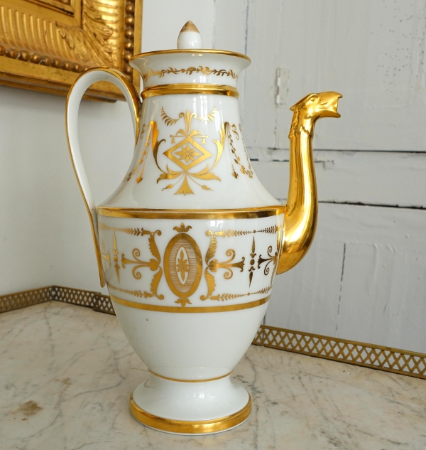 Détail — Manufacture Halley : grande verseuse théière cafetière d'époque Empire en porcelaine blanche & or