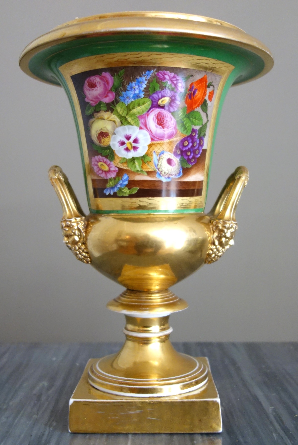 Detail — Tall Empire Paris porcelain Medicis shaped vase, early 19th century - 29cm
