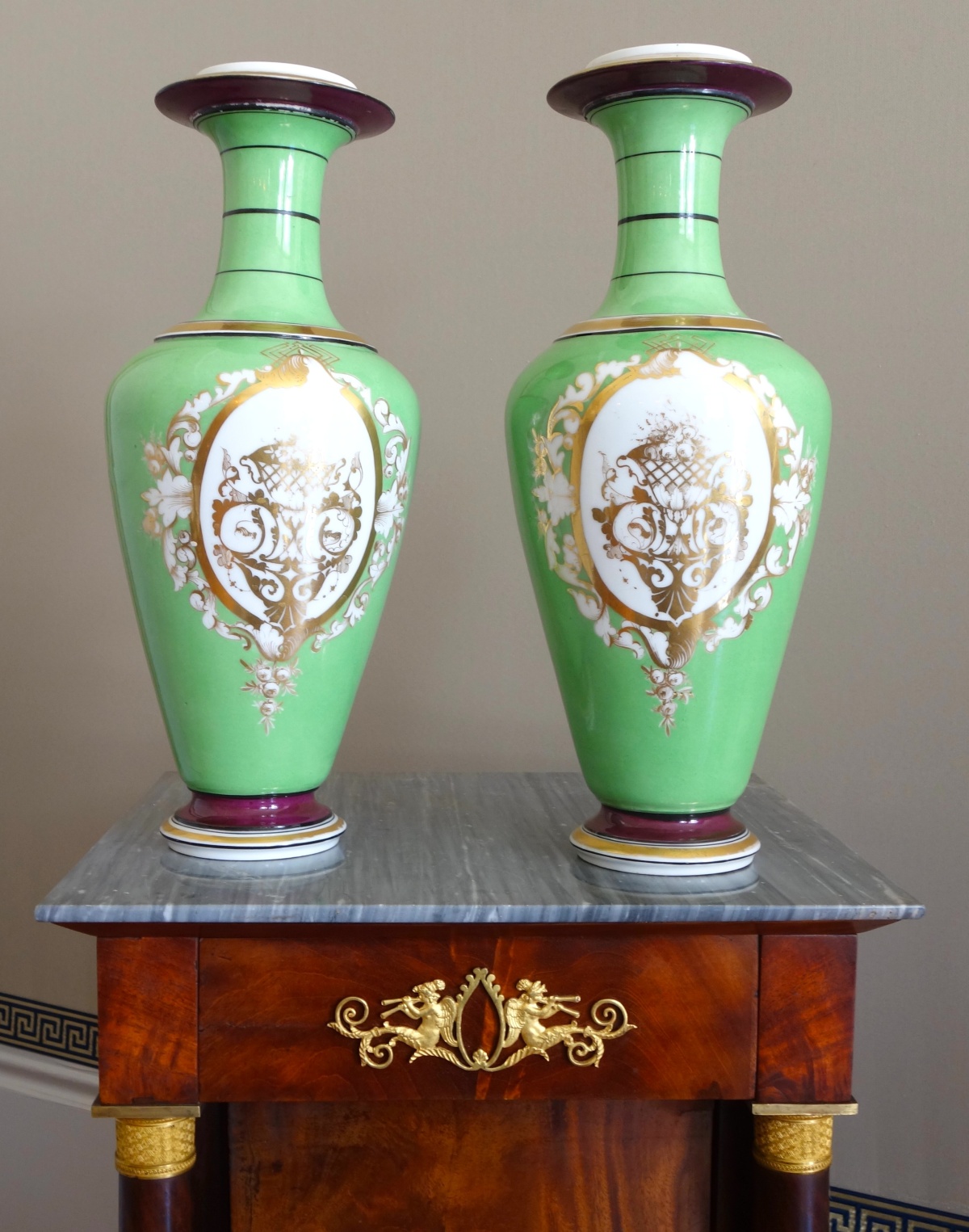 Detail — Pair of tall Paris porcelain ornamental vases - Napoleon III period - mid 19th century
