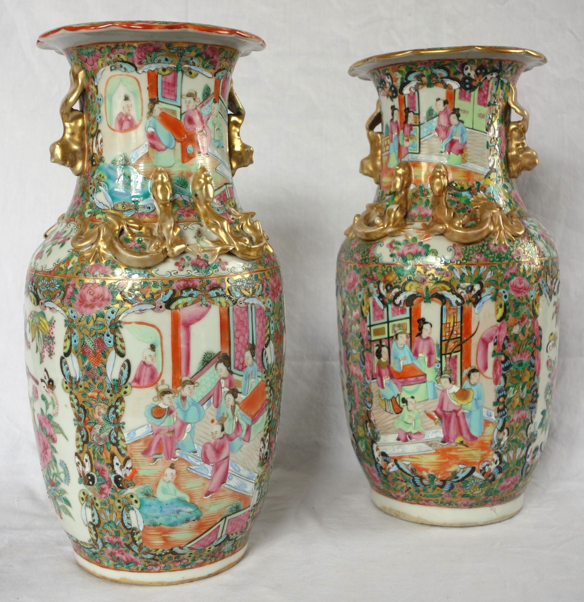 Detail — Pair of Canton porcelain vases - China, late 19th century circa 1880 - 36cm