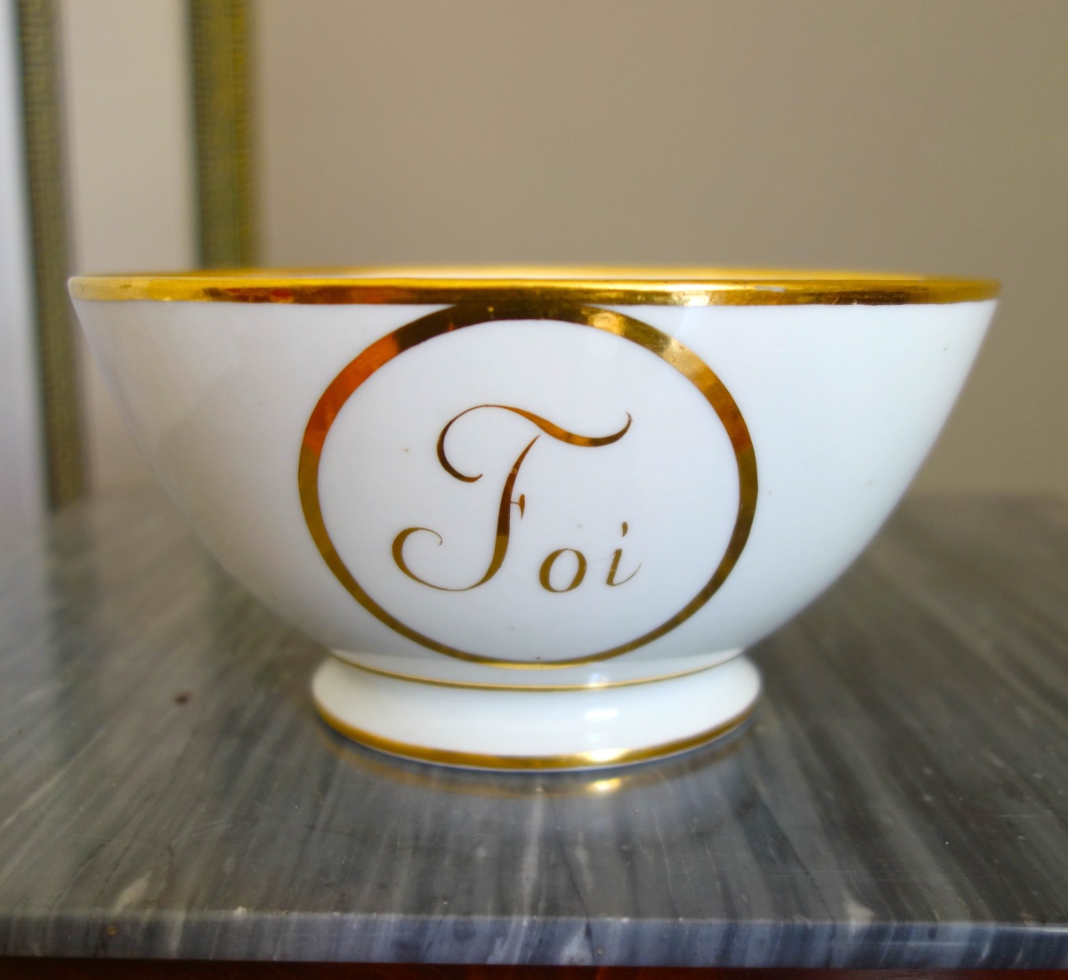 Détail — Darte - Bol à biscuits en porcelaine de Paris d'époque Empire, décor à l'or - signé