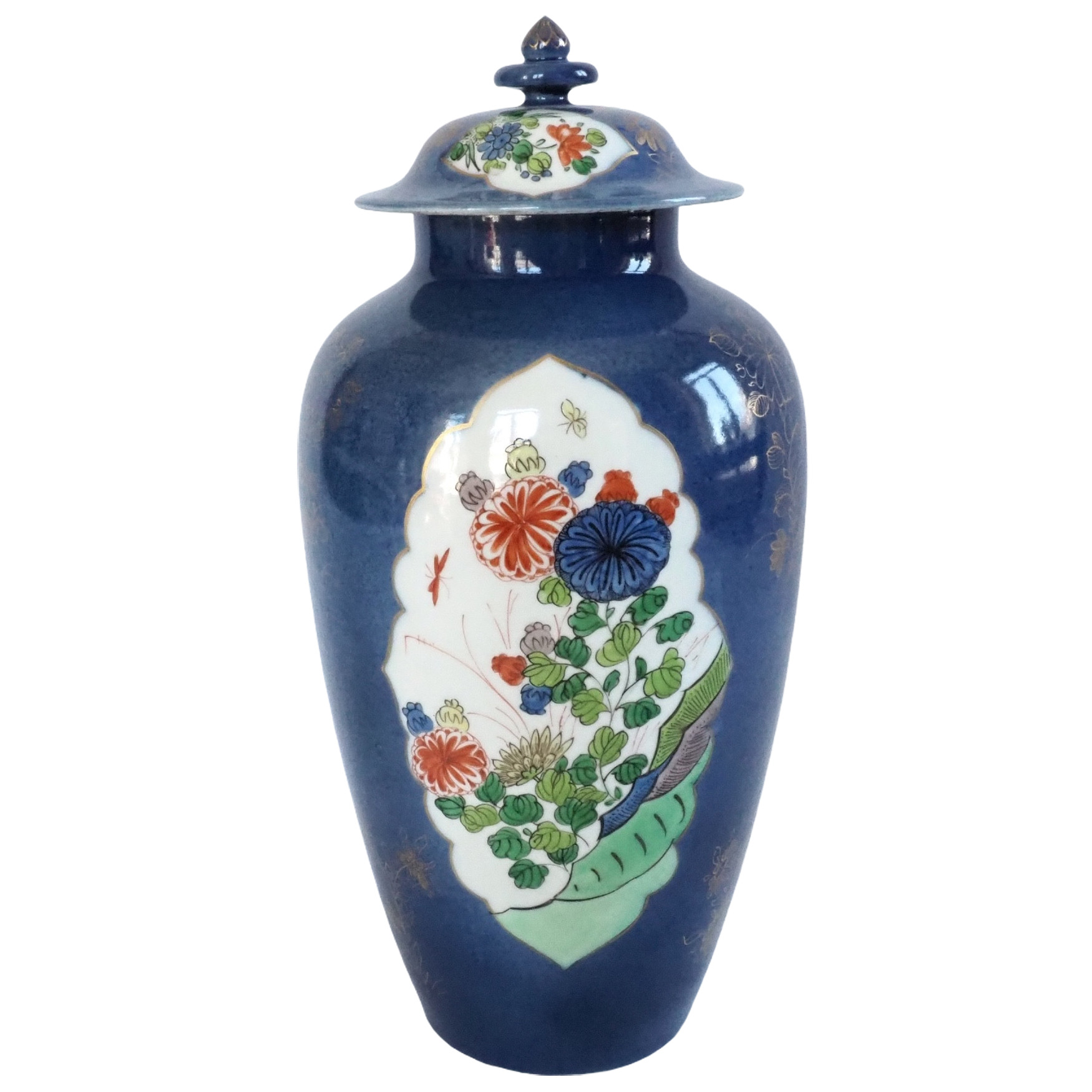 Potiche en porcelaine de Chine fond bleu - début XXe siècle - 29cm