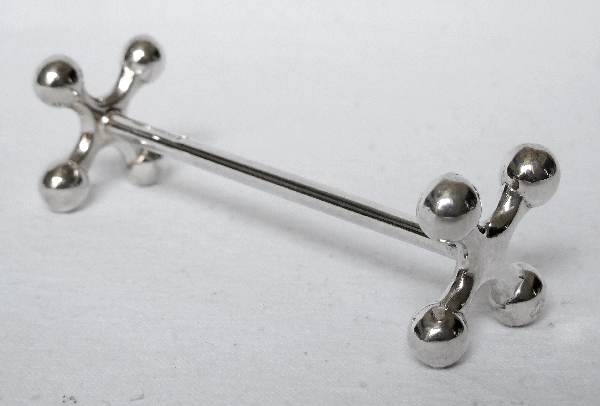 Detail — Christofle silver-plated knife rest