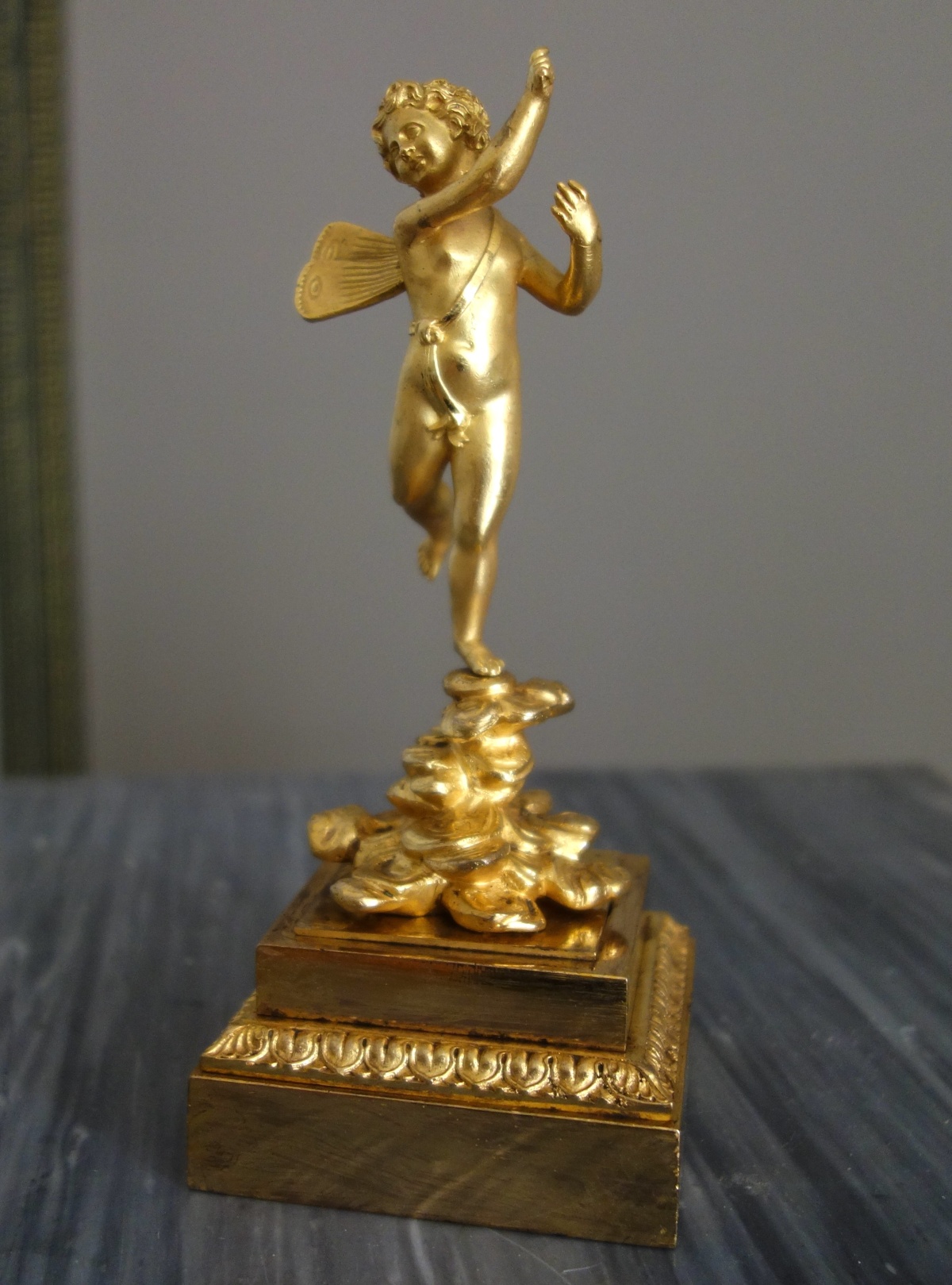 Détail — Statue de Zéphir en bronze doré au mercure - époque Empire, début XIXe siècle