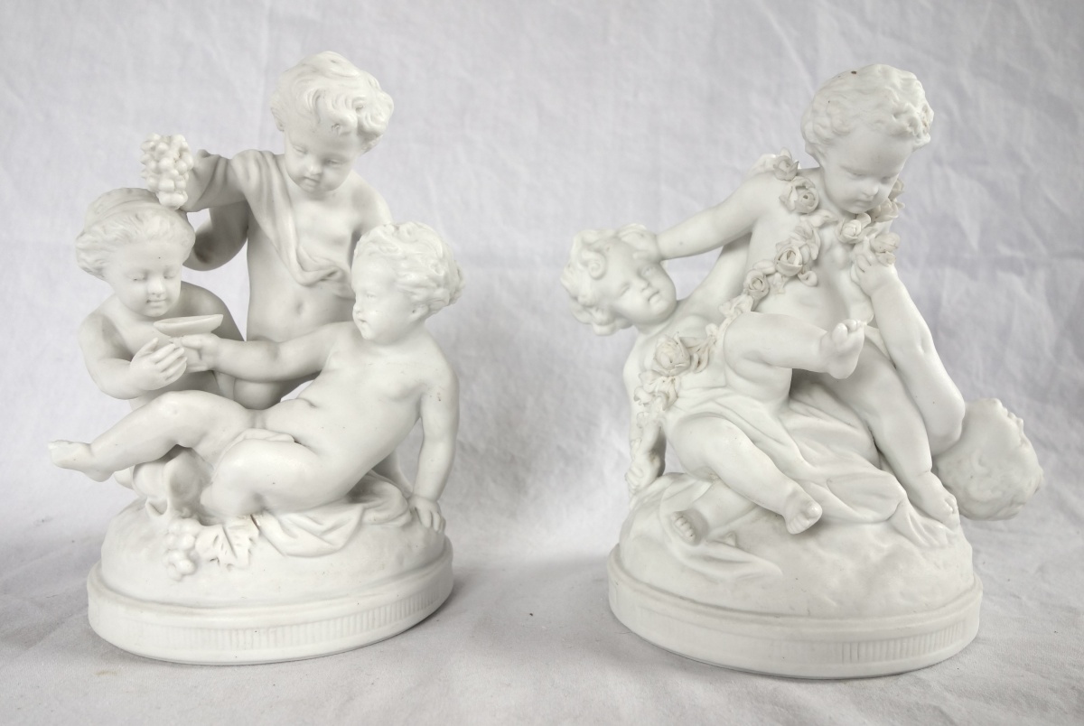 Détail — Paire de groupes en biscuits : putti jouant - style Louis XVI - XIXe siècle