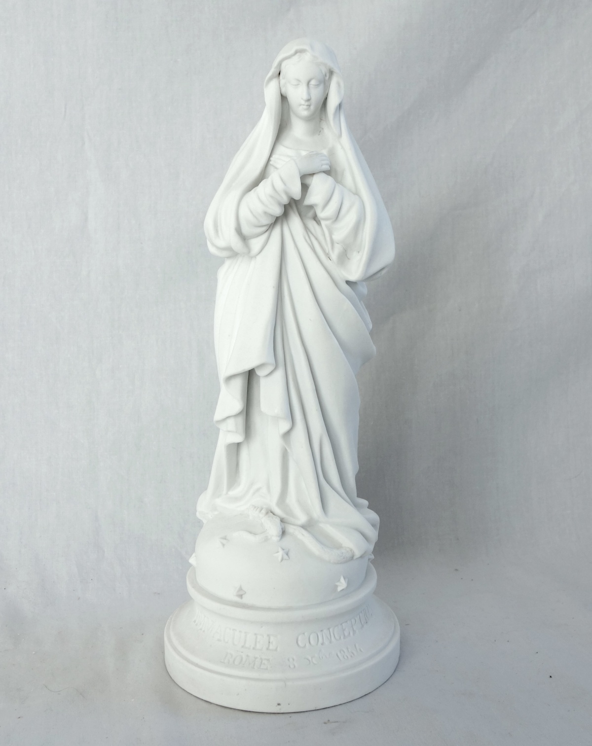 Détail — Vierge de l'Immaculée Conception en biscuit de porcelaine, époque Napoléon III