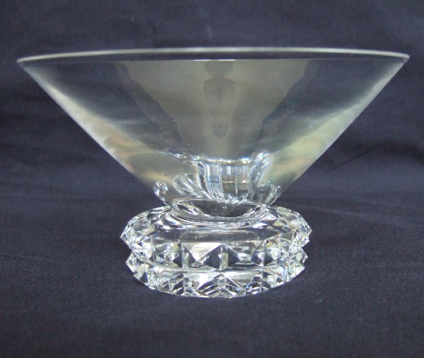 Détail — Coupe à champagne en cristal de St Louis, modèle Diamant