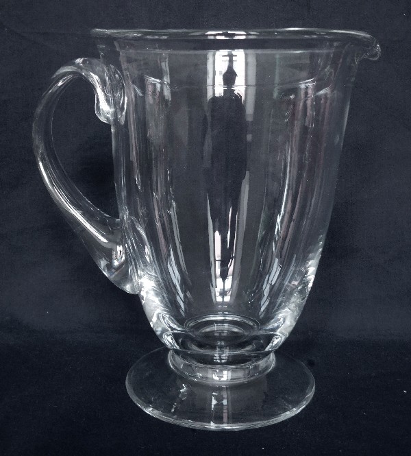 Détail — Pichet / broc / carafe à eau en cristal de Daum, modèle Orval - signé