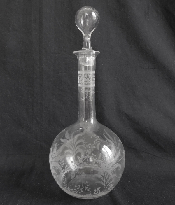 Détail — Carafe à liqueur en cristal de Baccarat, modèle Fougères