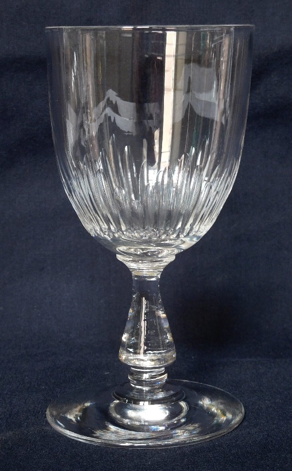 Détail — Verre à vin en cristal de Baccarat, modèle Jeux d'Orgues de côtes creuses - 12,2cm