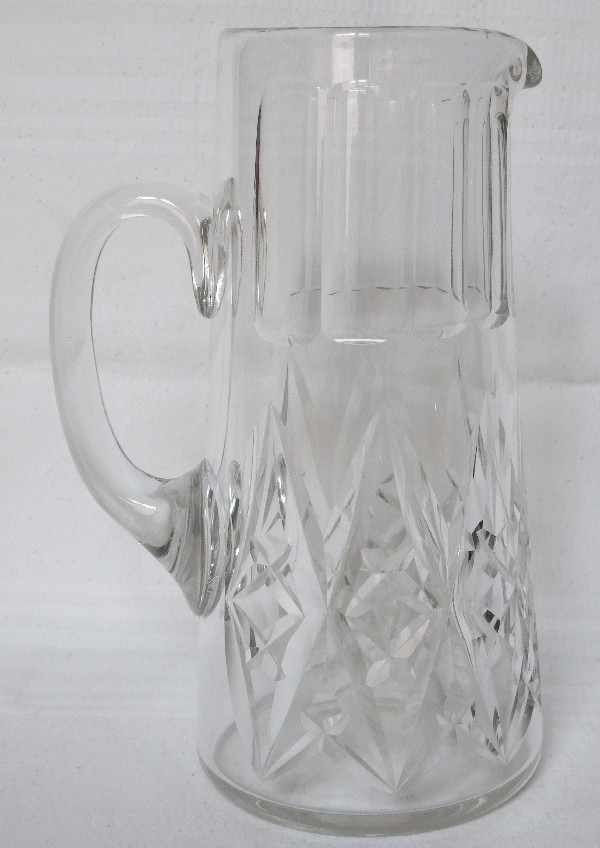 Détail — Pichet / broc / carafe à eau en cristal de Baccarat, modèle Harfleur - signé