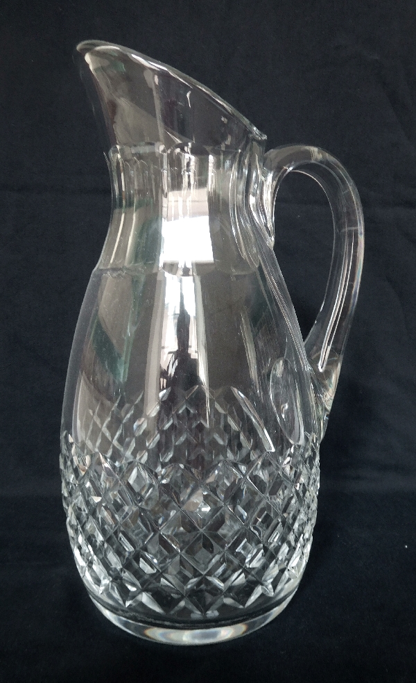 Détail — Carafe à eau / pichet / broc en cristal de Baccarat, modèle Burgos - signée