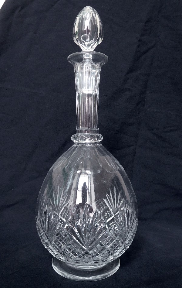Detail — Baccarat crystal wine decanter, Douai pattern