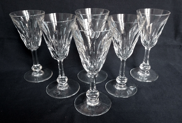 Detail — Baccarat crystal wine glass, Picardie pattern - signed - 14cm
