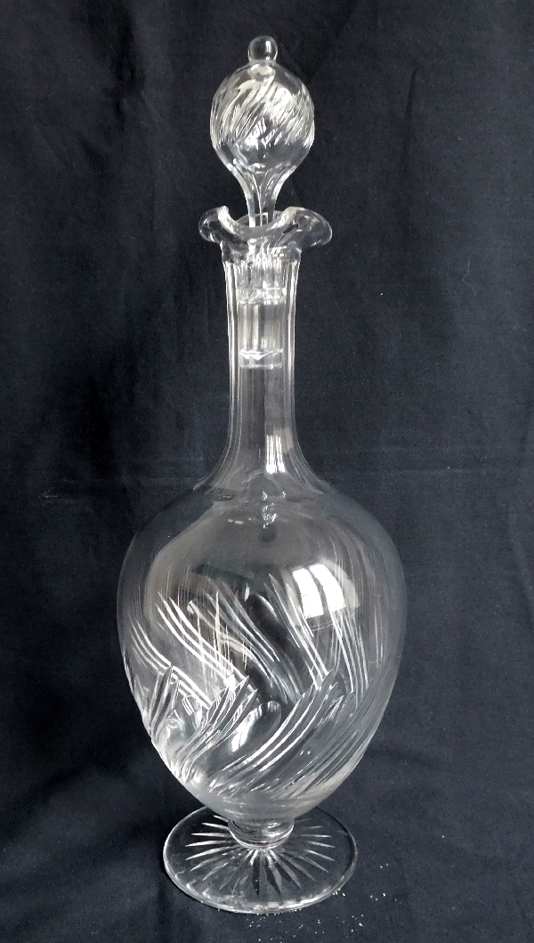 Détail — Carafe à vin en cristal de Baccarat, modèle à torsades taille 8659