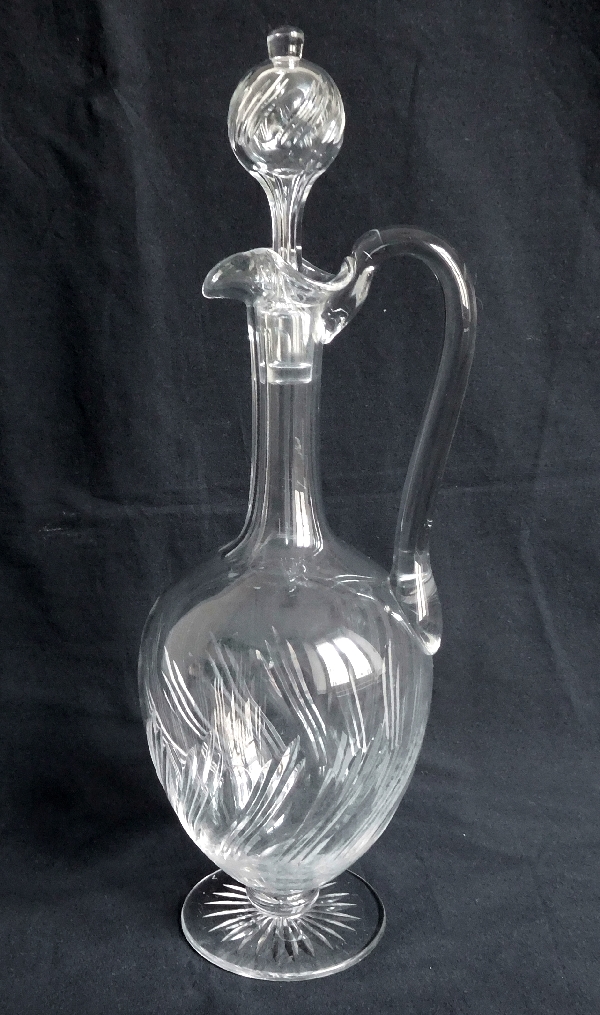 Détail — Carafe à eau / aiguière en cristal de Baccarat, modèle à torsades taille 8659